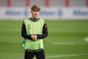 凯恩：卡尔很有潜力，如果持续这种表现他就有机会参加世界杯