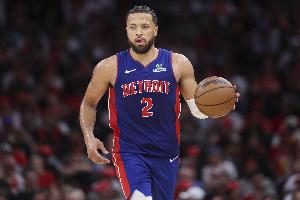 不在状态！康宁汉姆半场9投仅3中拿到8分5助 正负值-2