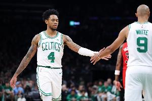 安芬尼-西蒙斯：既要融入球队保持自我 也要为赢球做出贡献