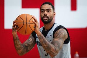 打控卫效果好过新科状元！拉塞尔14中3得9分2板 但有10次助攻