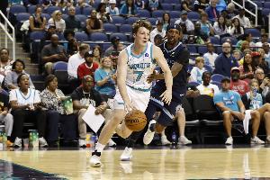 新神射手诞生？4号秀康-克尼佩尔打破多项三分球历史纪录