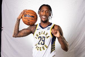 昆顿-杰克逊：我的打法适合步行者体系 今天表现是努力付出的结果