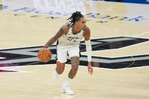 今天没手感！瓦塞尔9中2&三分6中0仅拿4分 正负值-23