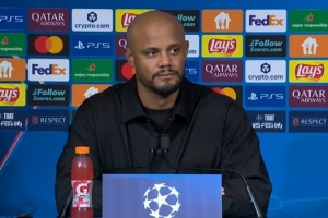 16连胜势不可挡！恰当战术调整+满级人格魅力，孔帕尼塑造新拜仁