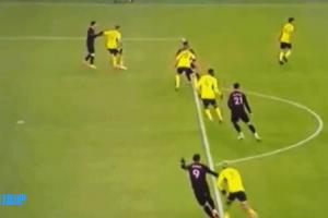 无球状态撩阴腿！TA：苏亚雷斯被禁赛一场缺席G3，迈阿密上诉失败